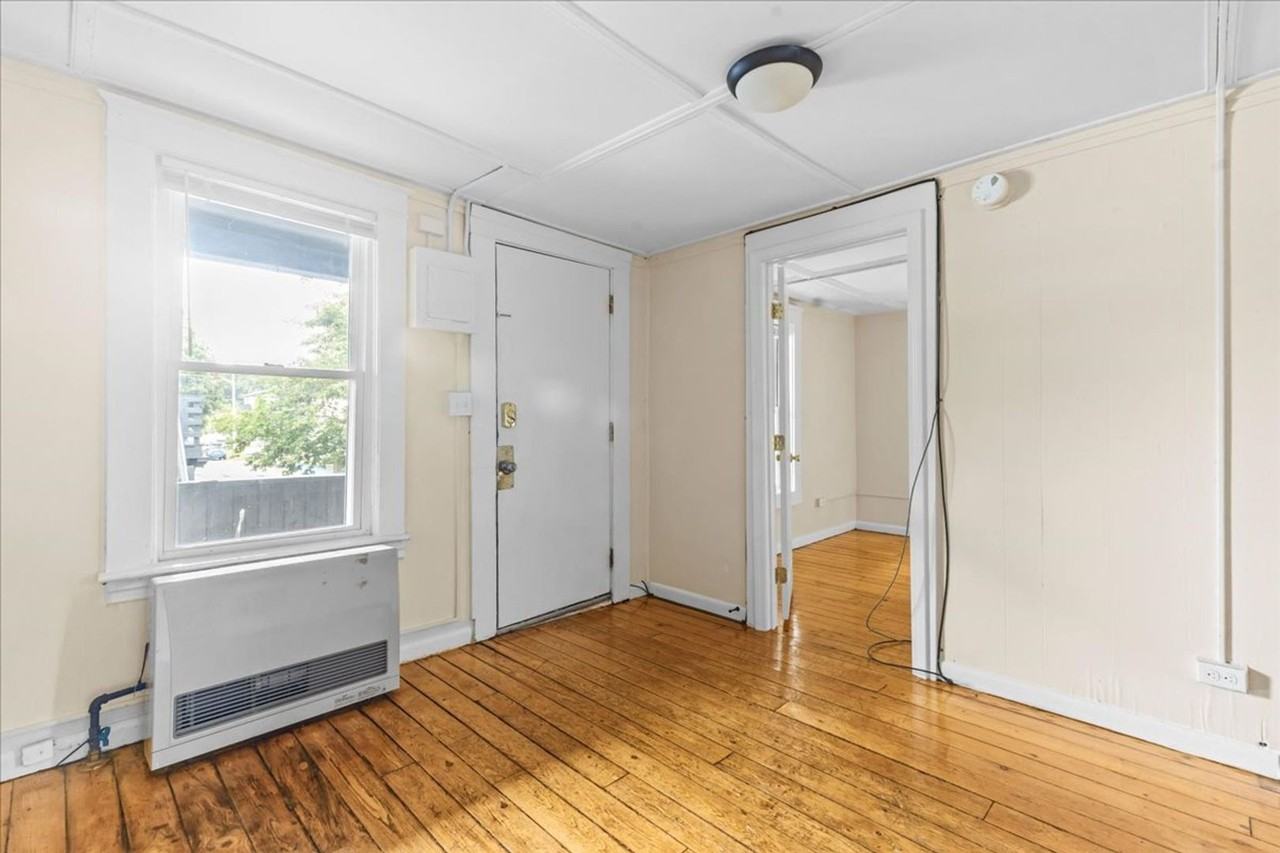 47 Willow St - Photo 2 of 13