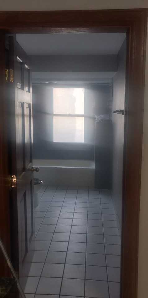 3245 Berwyn Pl #2 - Photo 4 of 9