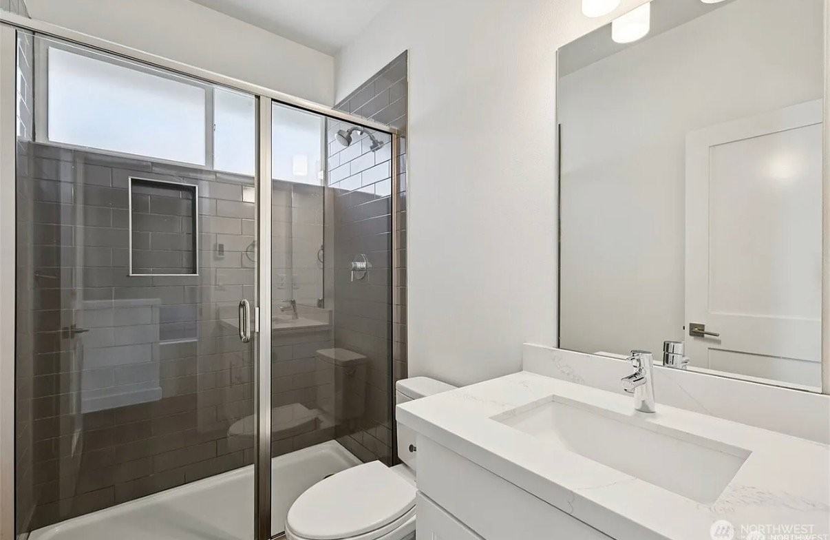 5259 Brooklyn Ave Ne - Photo 4 of 8