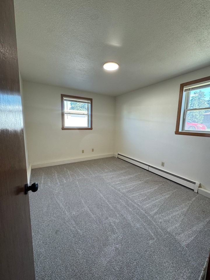 906 8th St S #1 - Photo 2 of 9