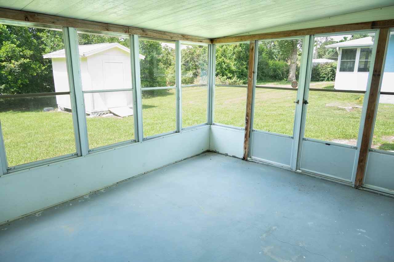 514 S Jackson St - Photo 3 of 15
