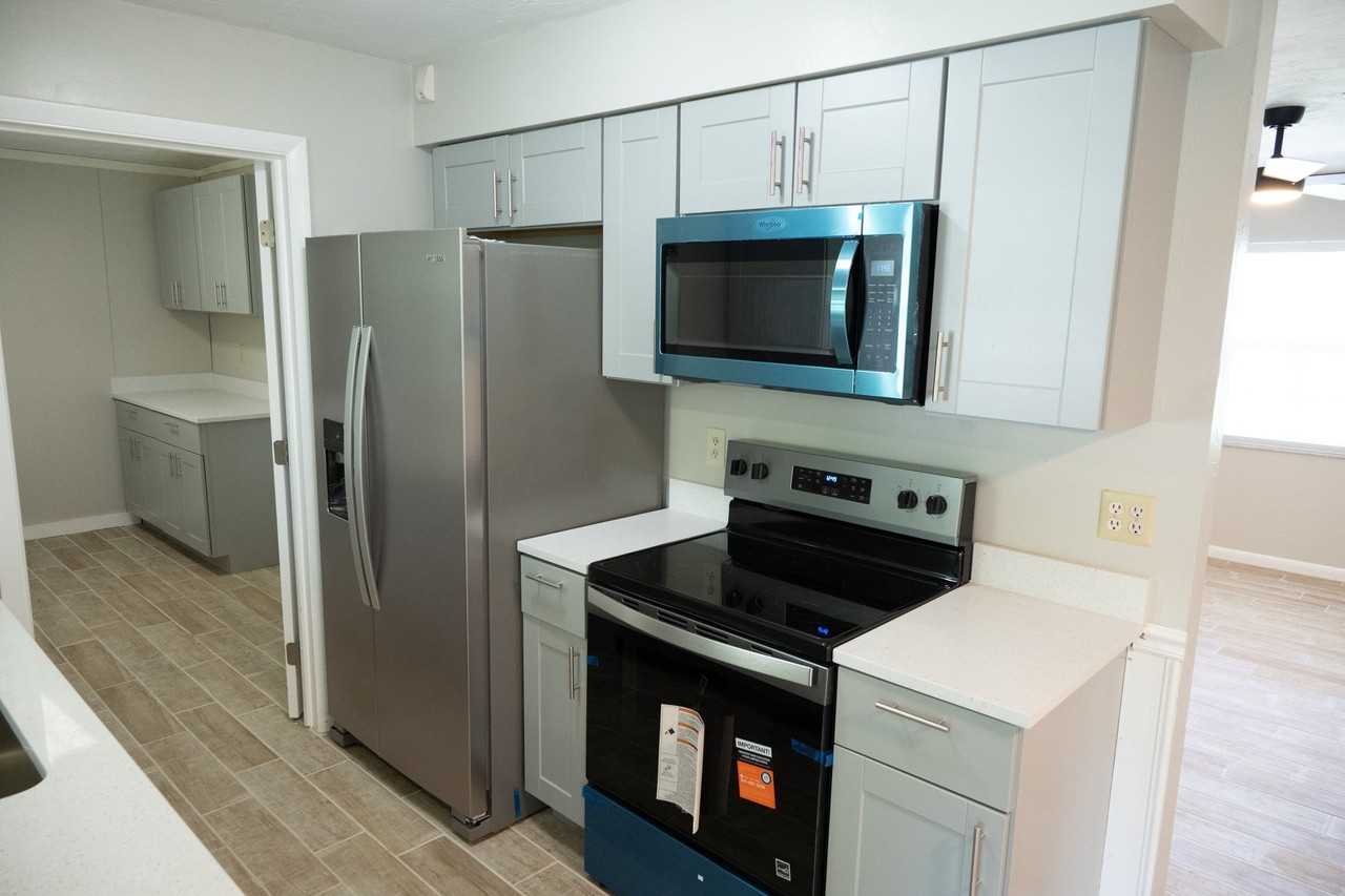 514 S Jackson St - Photo 7 of 15