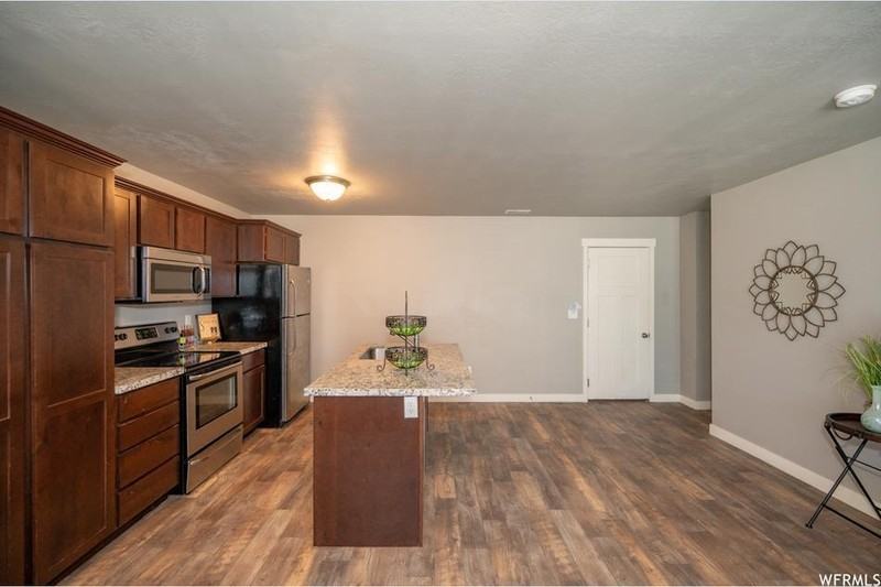 14431 S Ferndale Way - Photo 7 of 9