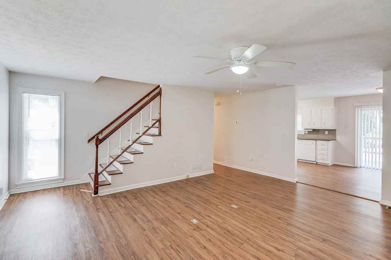 4905 Wade Valley Way - Photo 5 of 17