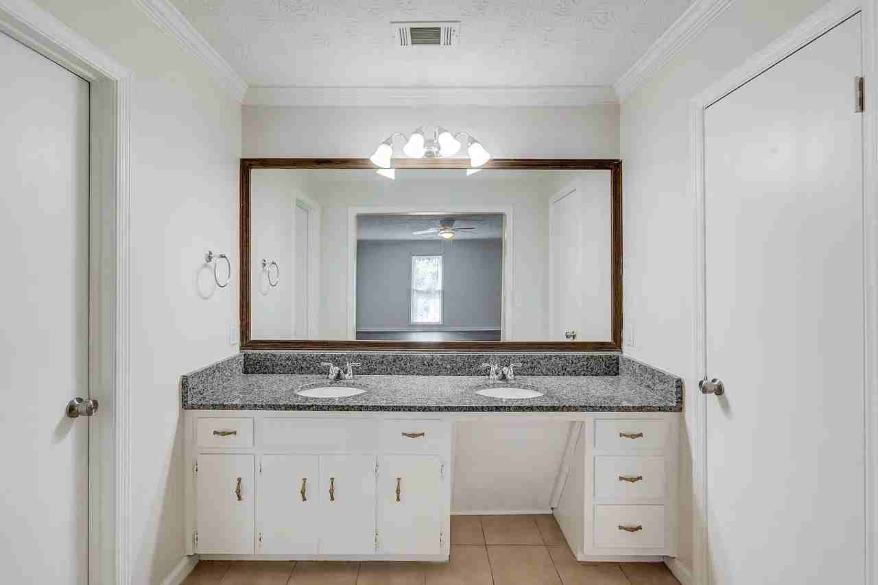 4905 Wade Valley Way - Photo 7 of 17