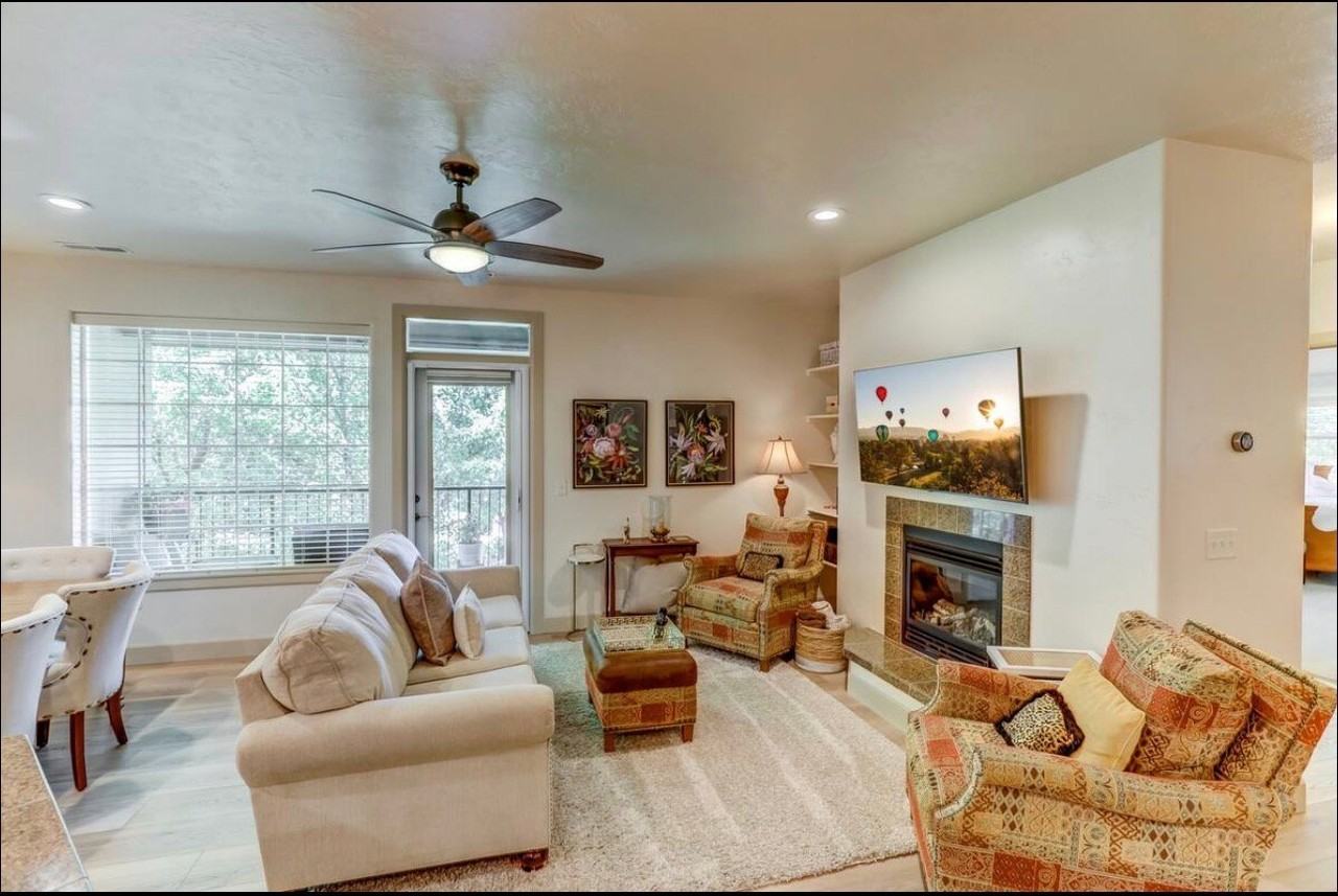 1294 E Winding Creek Dr - Photo 6 of 16