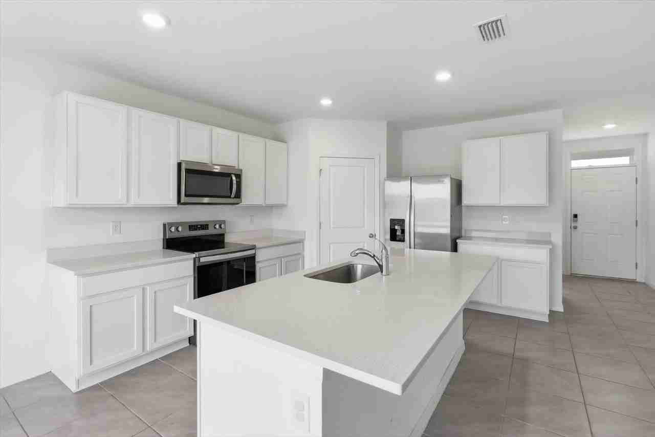35515 Mahwah Ave - Photo 3 of 32