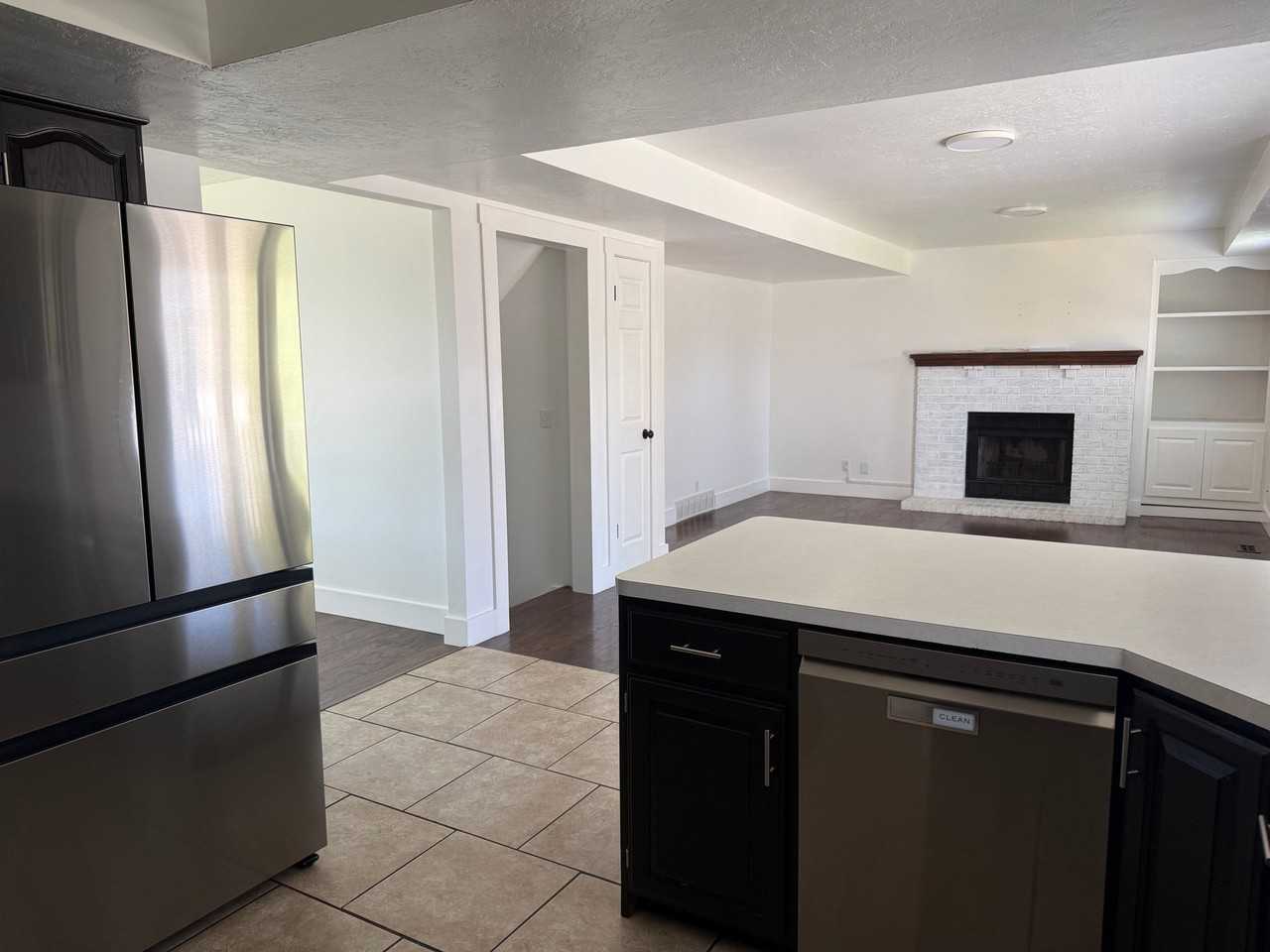 1237 W Webb Ln - Photo 4 of 47