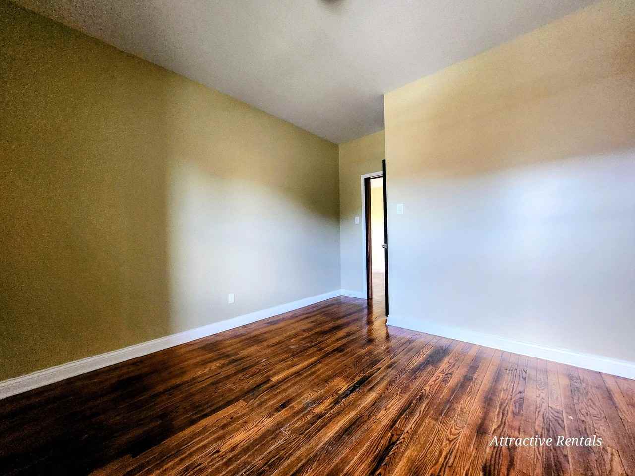 5467 W Augusta Blvd #2 - Photo 4 of 10