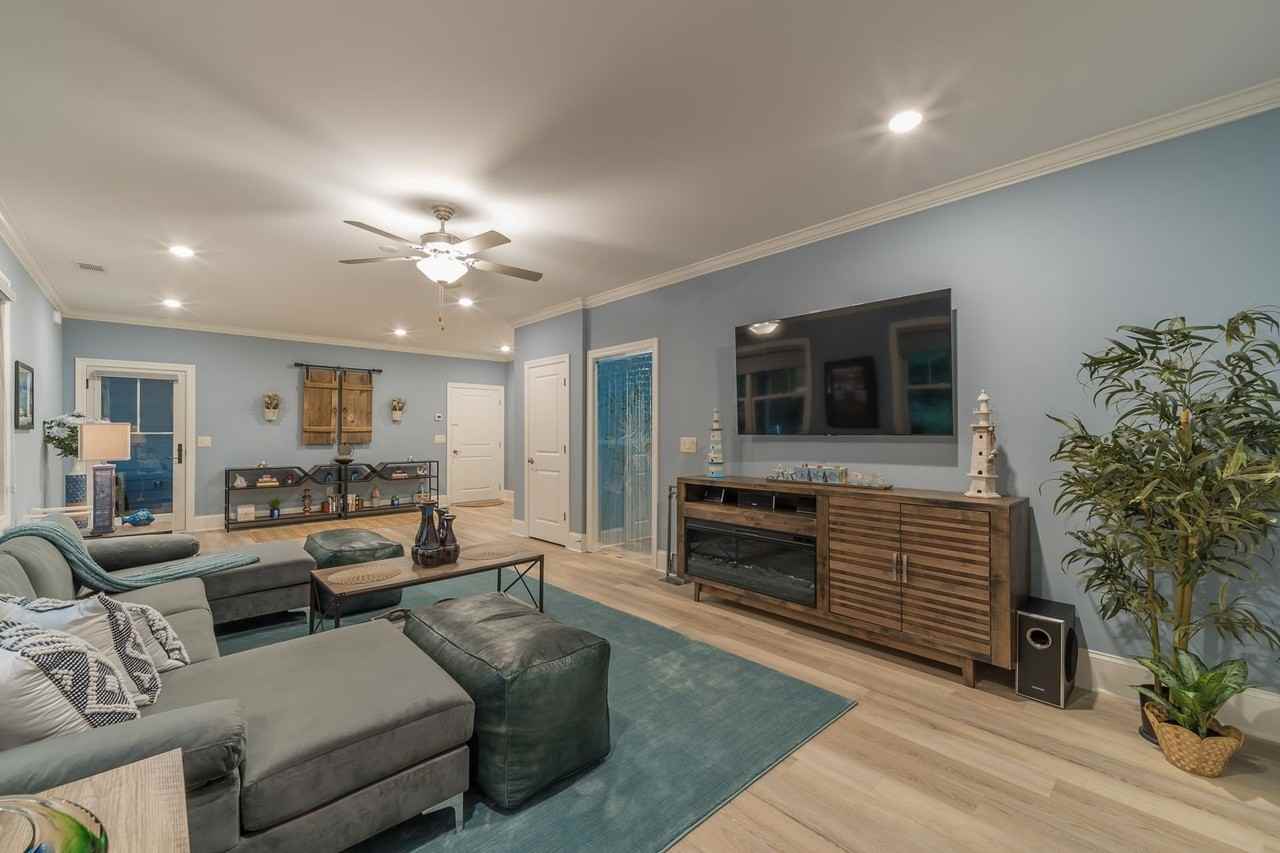 403 Cottonwood Dr #ALTA - Photo 5 of 32
