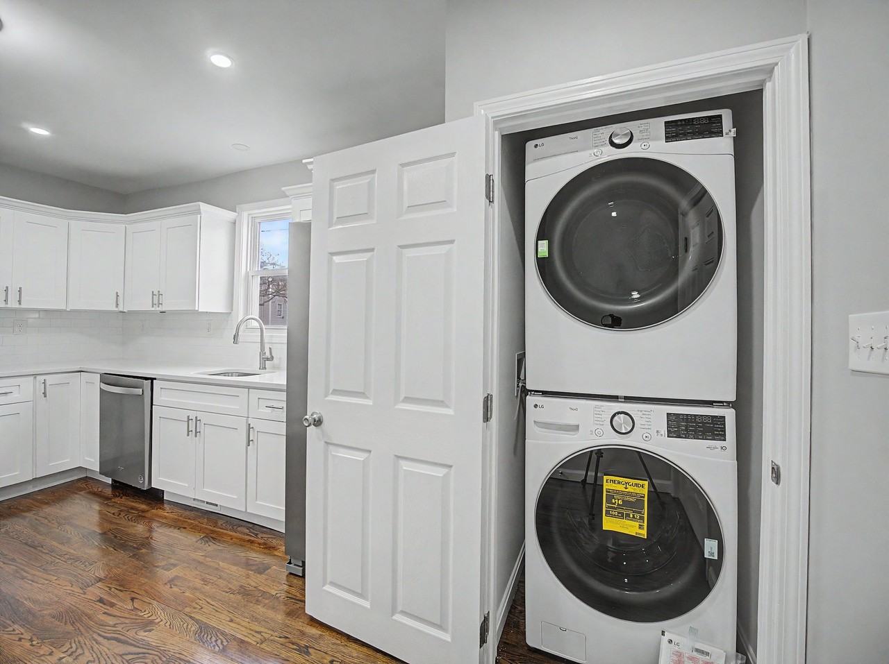 45 Beardsley St - Photo 5 of 11
