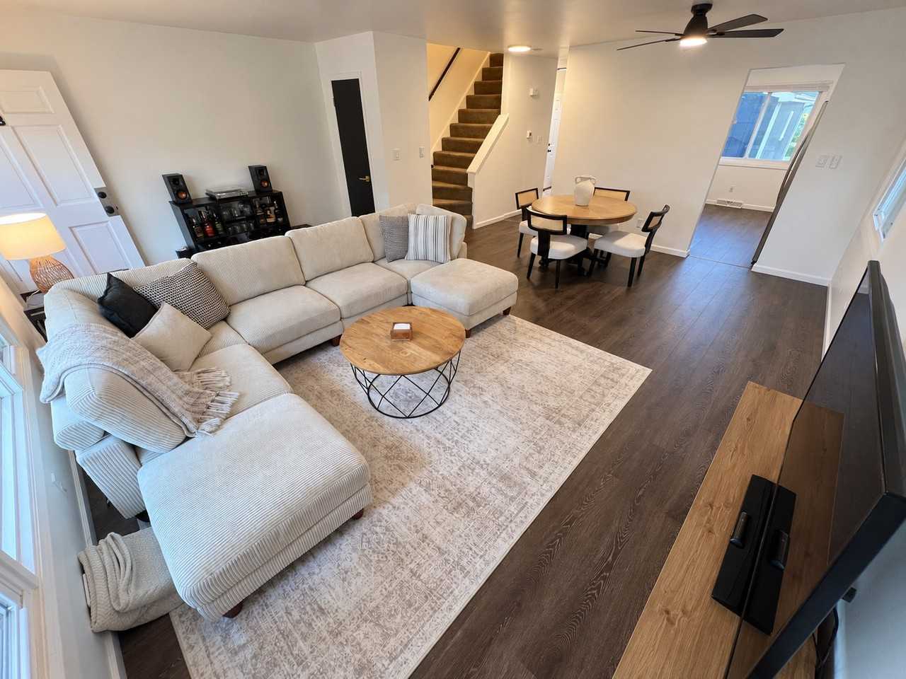 220 Dee Rd #B - Photo 3 of 19
