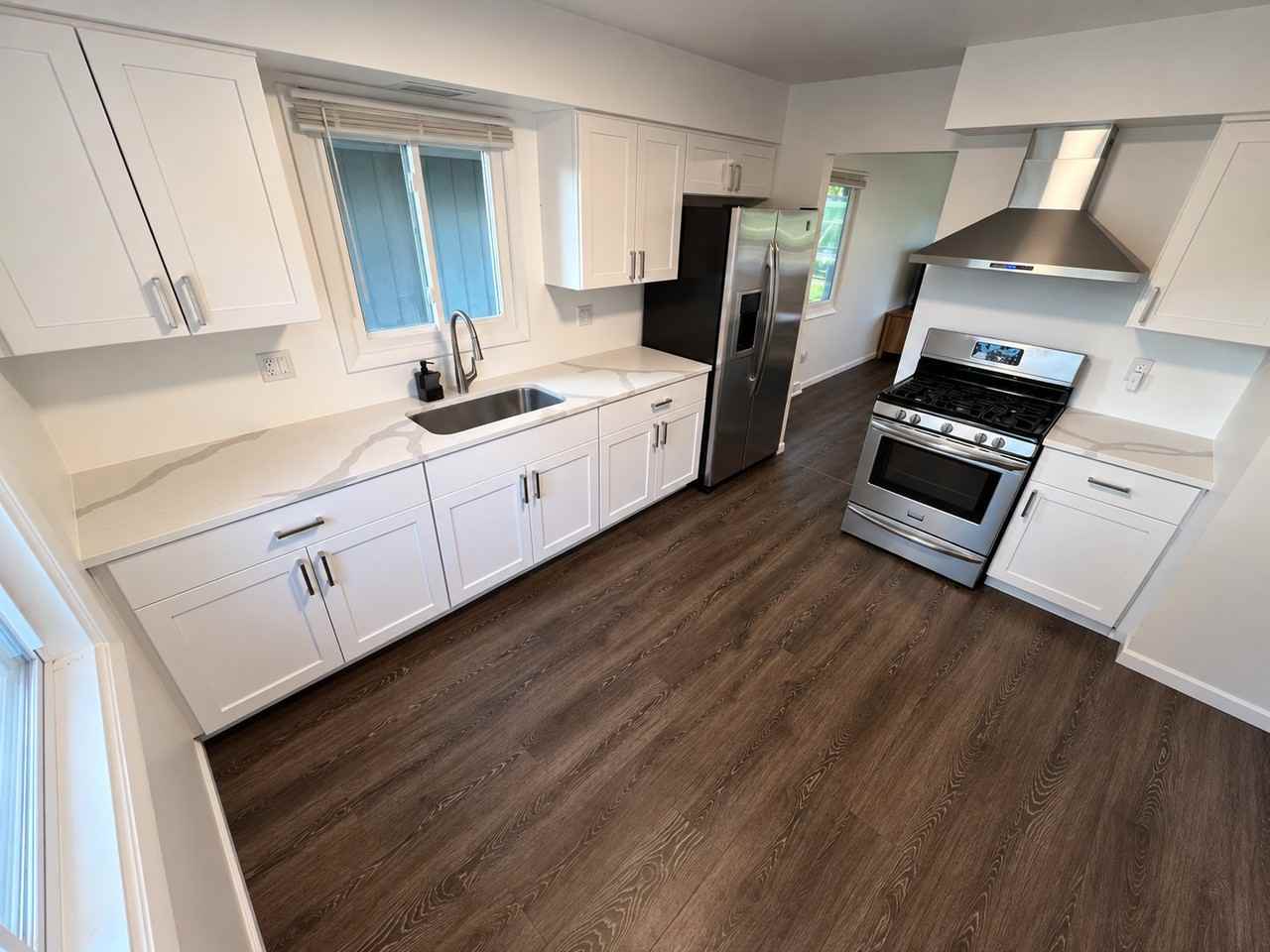 220 Dee Rd #B - Photo 7 of 19