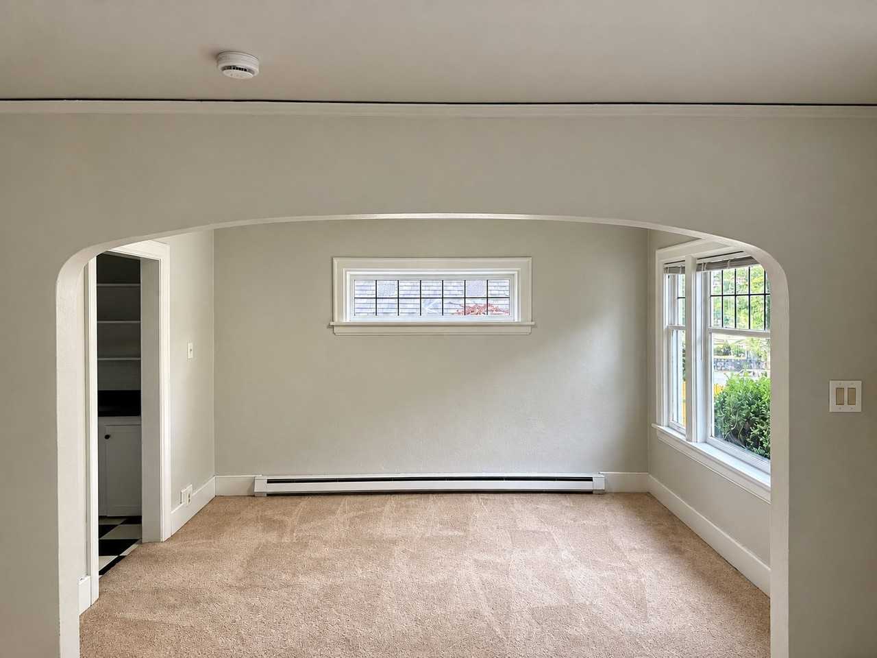 5214 35th Ave Ne - Photo 4 of 25