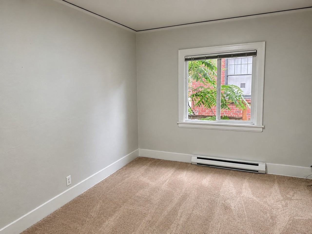5214 35th Ave Ne - Photo 7 of 29
