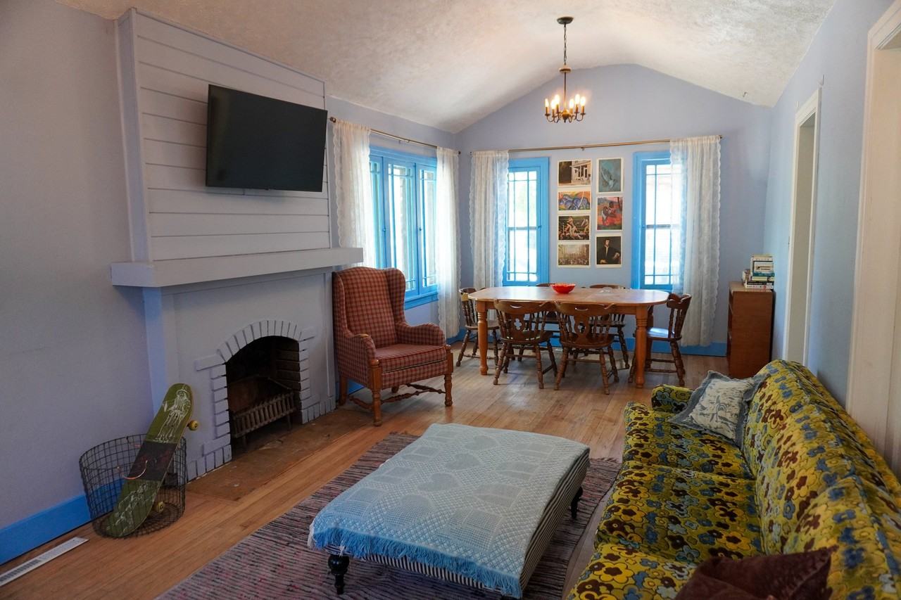 778 E St - Photo 2 of 20