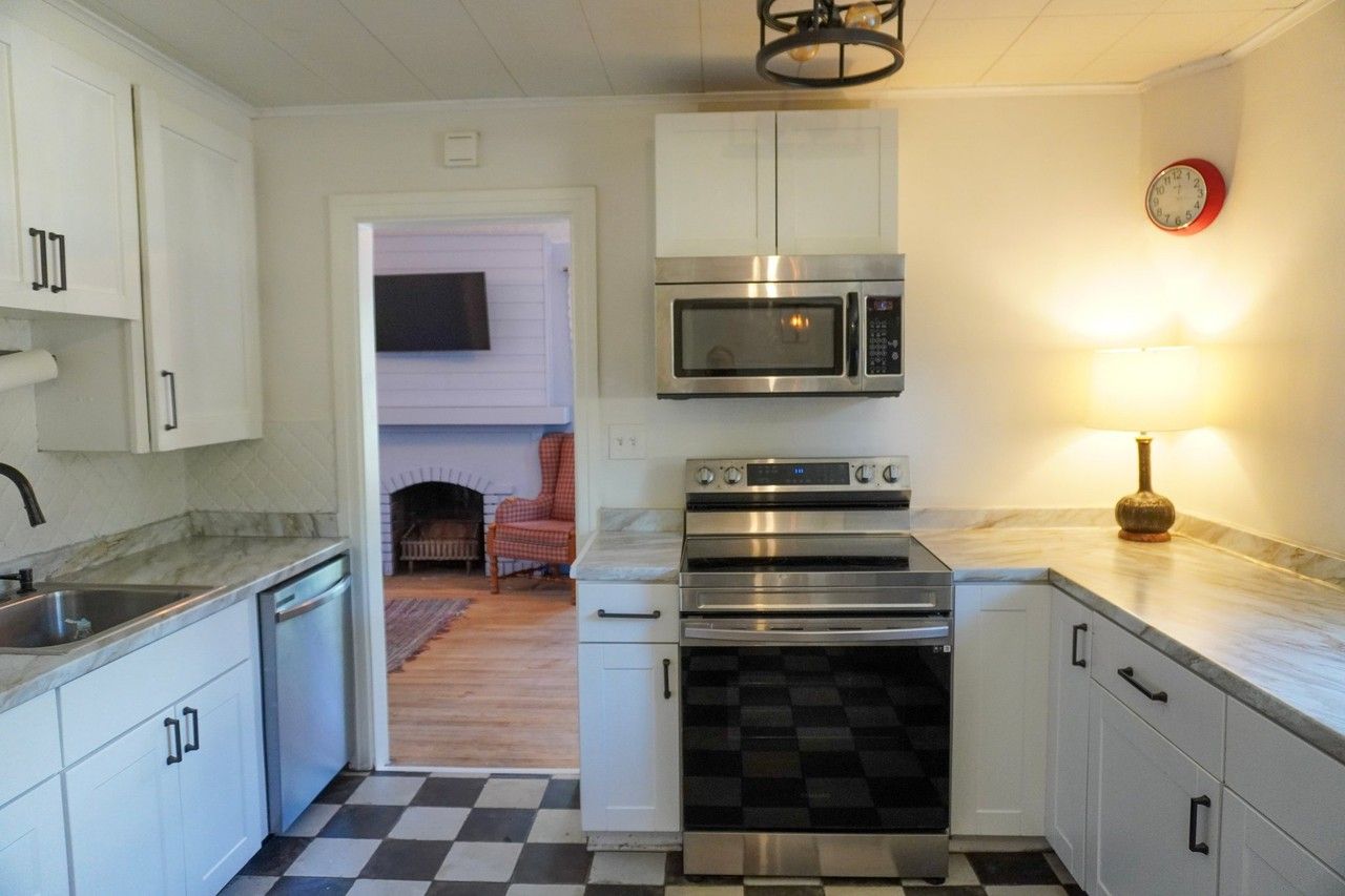 778 E St - Photo 6 of 20