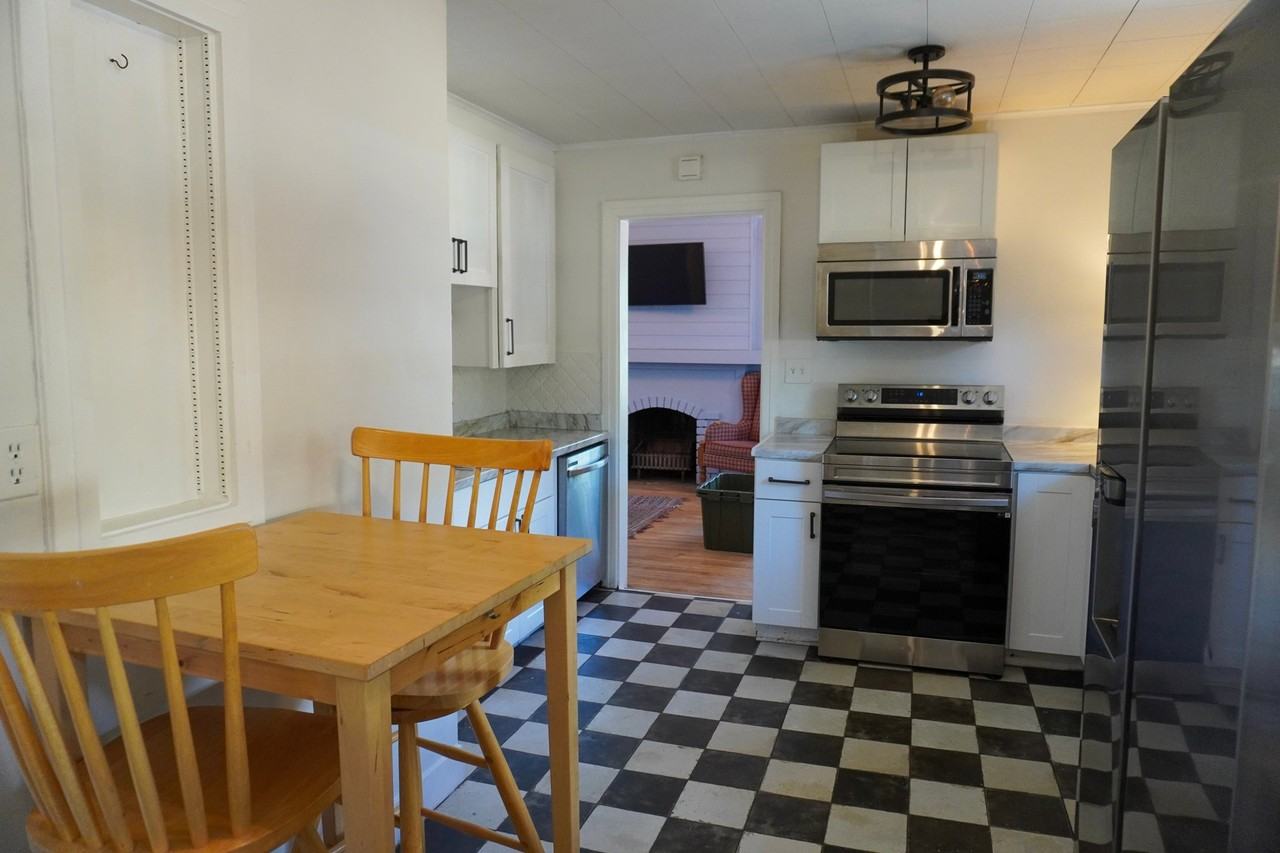 778 E St - Photo 7 of 20