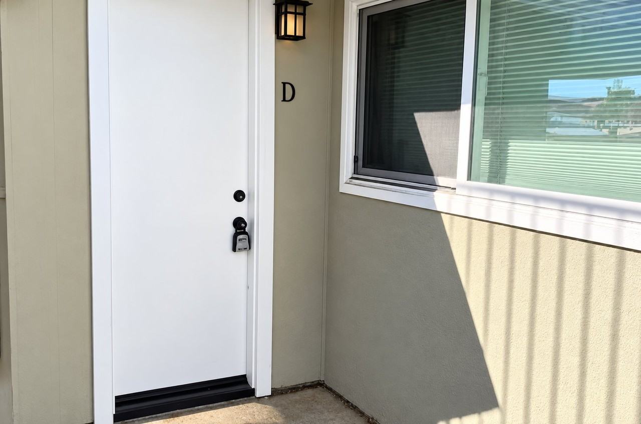 312 Avenida Del Mar #D - Photo 3 of 9