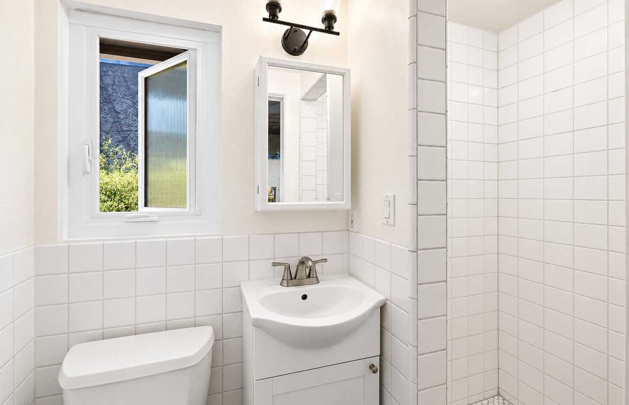 312 Avenida Del Mar #D - Photo 4 of 9