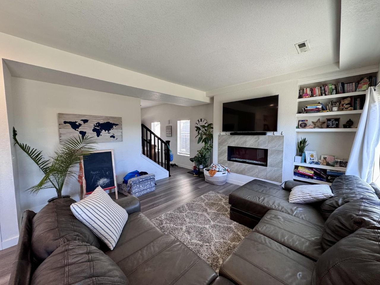 18269 E 52nd Pl - Photo 2 of 29