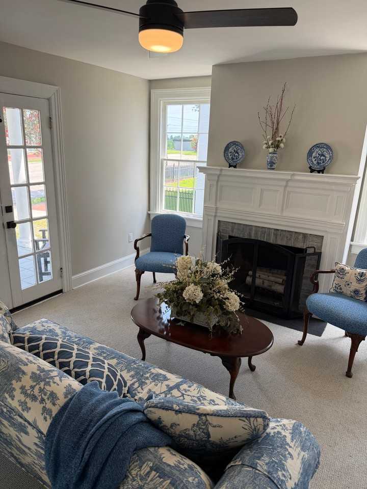 314 E Washington St - Photo 5 of 17