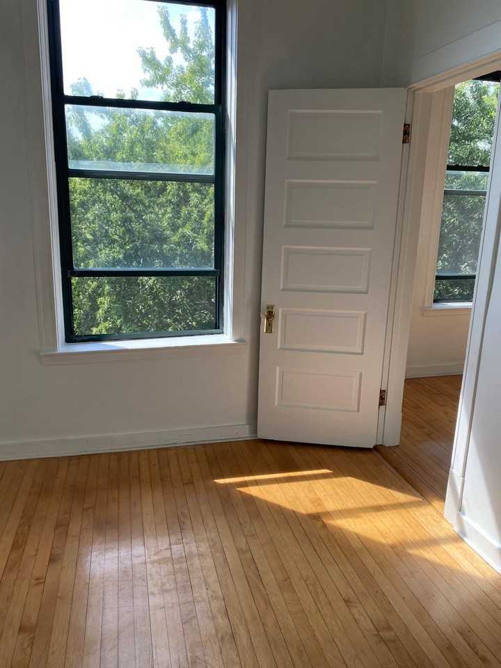 2457 N Drake Ave #3rdFL - Photo 3 of 10