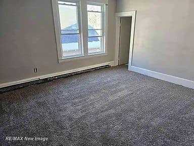505 Yale St - Photo 5 of 20