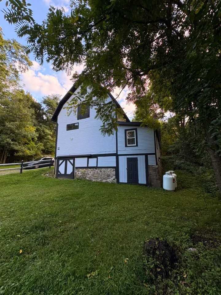 24 Devito Dr - Photo 3 of 19