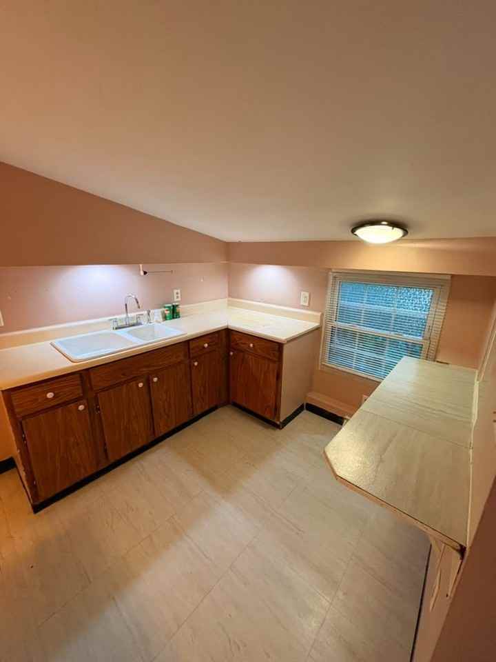 24 Devito Dr - Photo 6 of 19