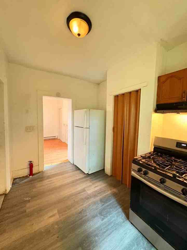 106 Washington St #1 - Photo 6 of 16
