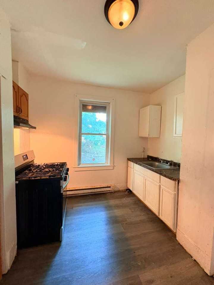 106 Washington St #1 - Photo 7 of 16