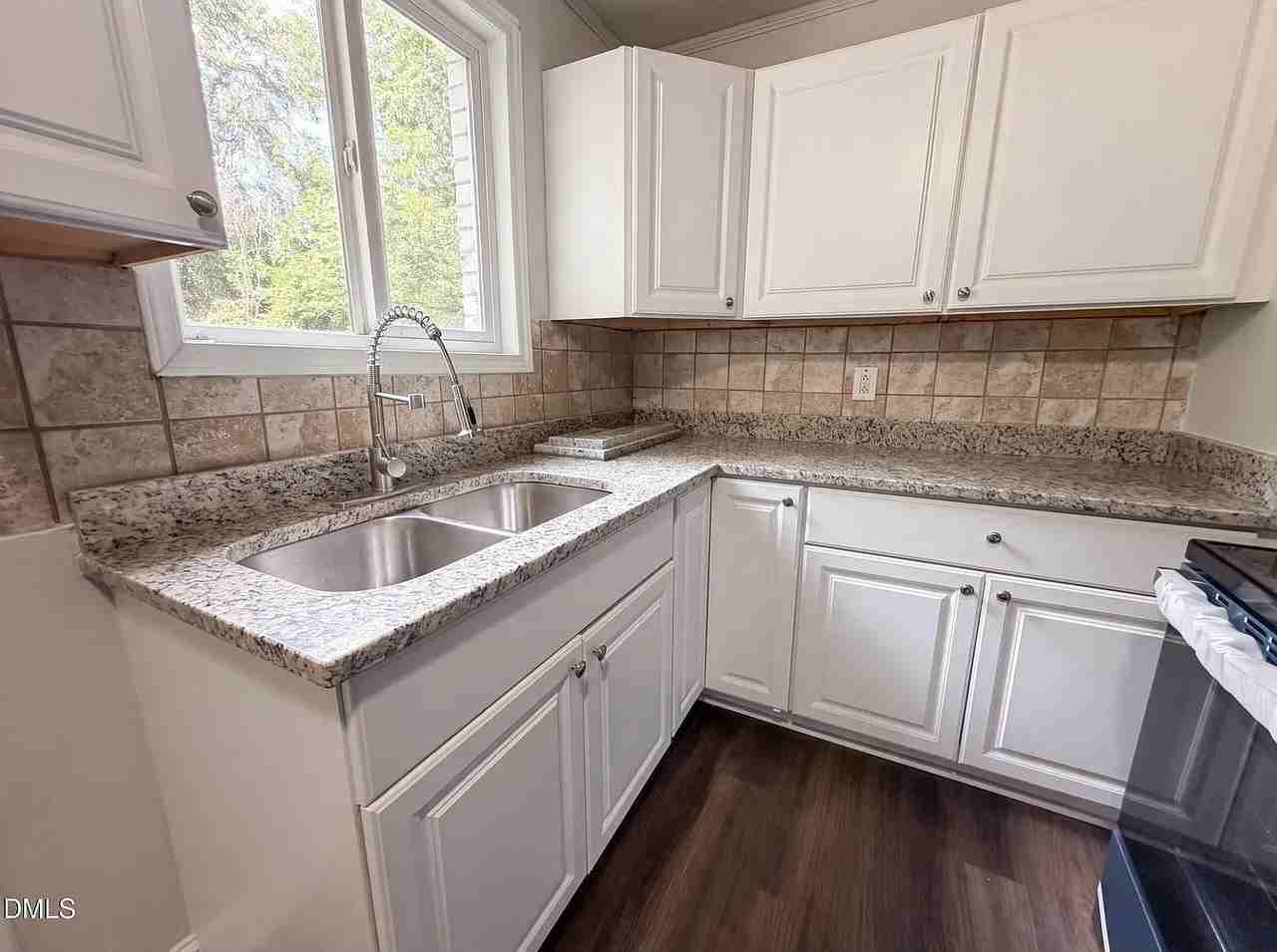 2109 Sheffield Rd - Photo 4 of 8