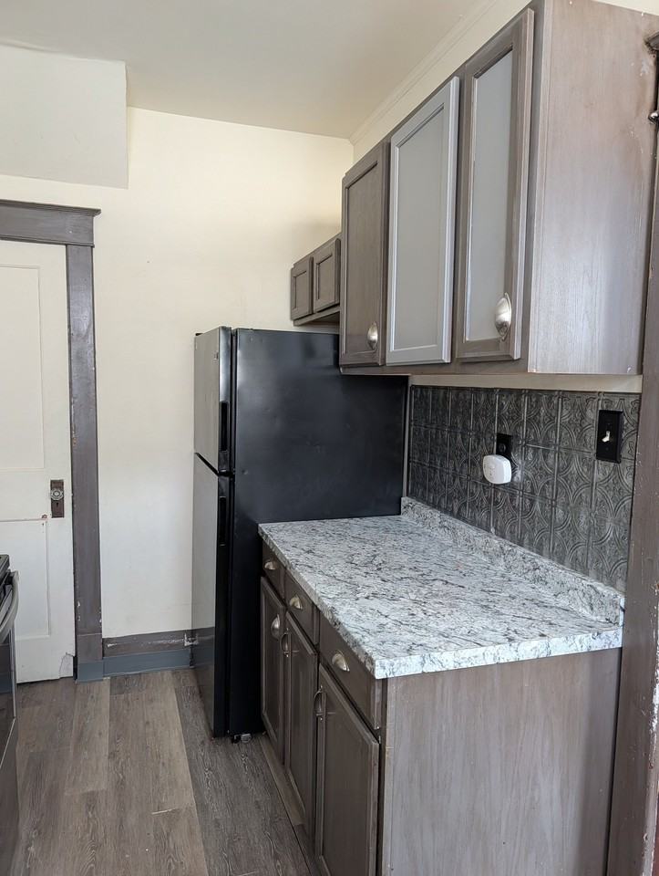 14 S 12th St - Photo 5 of 9
