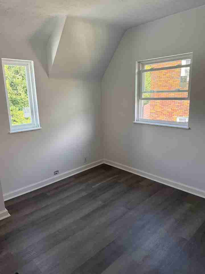 7231 Scottwood Ave - Photo 5 of 9