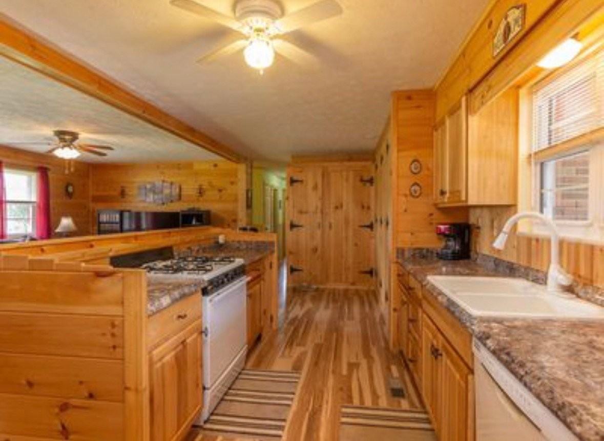 7115 Rutledge Pike - Photo 2 of 6