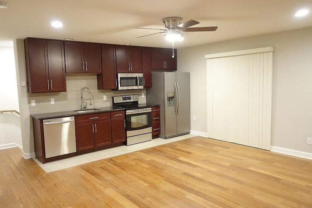 1726 Ruckle St #B - Photo 2 of 6