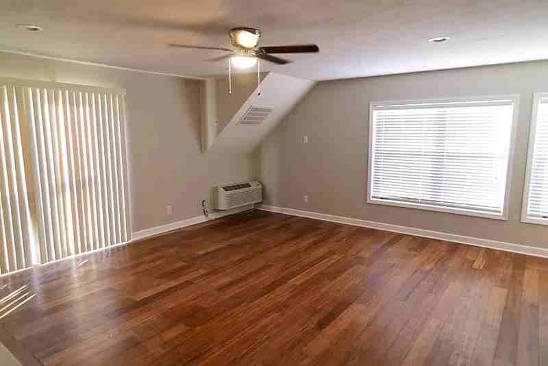 1726 Ruckle St #B - Photo 3 of 6