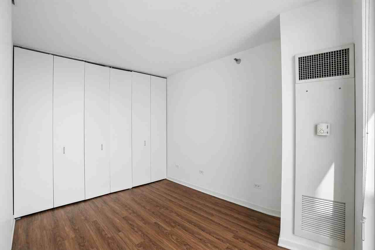 468 W Grand Ave - Photo 6 of 16