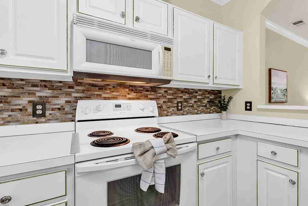 6015 Arbor Cir #313 - Photo 5 of 19