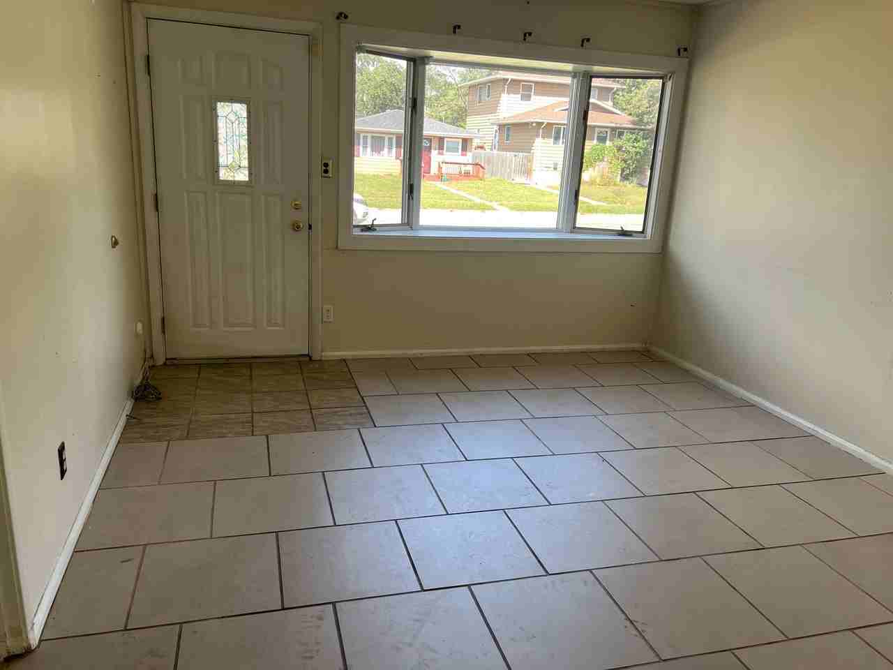 1600 173rd Pl - Photo 3 of 6