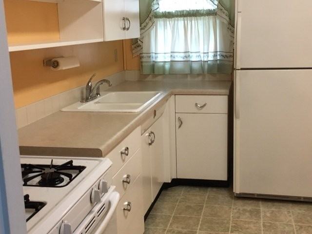 1600 173rd Pl - Photo 4 of 6