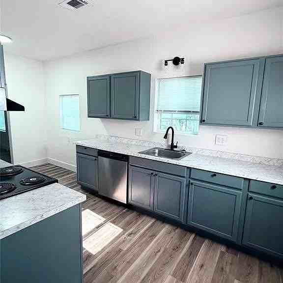 1622 N Louisa Ave - Photo 6 of 11