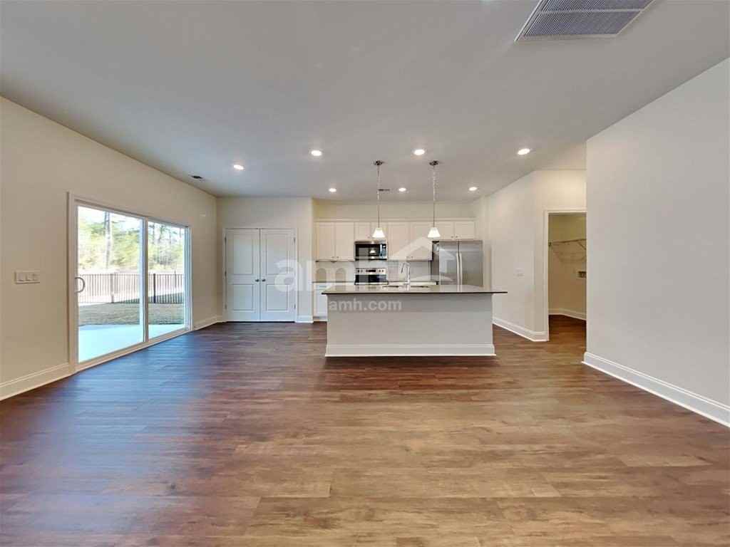 101 Oldenburg Dr