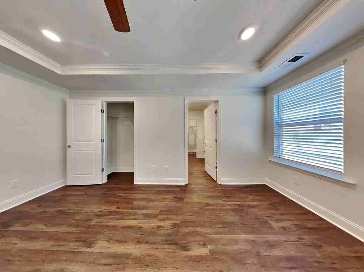 101 Oldenburg Dr - Photo 5 of 11