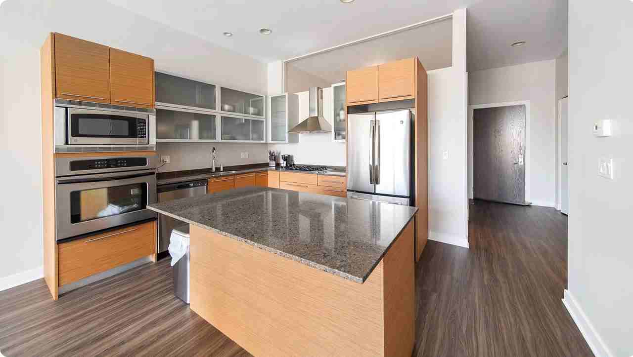 1177 W Madison St - Photo 2 of 18