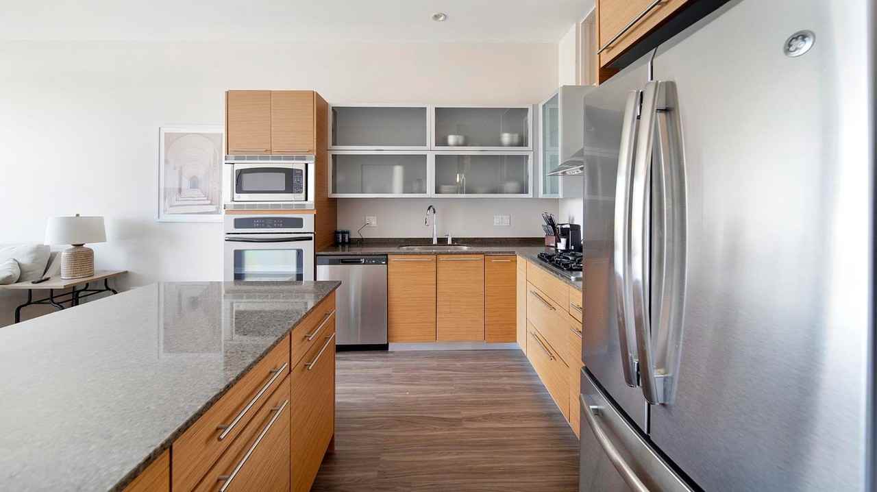 1177 W Madison St - Photo 3 of 18