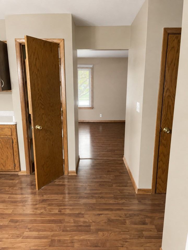 W201N16930 Wilshire Dr - Photo 3 of 18