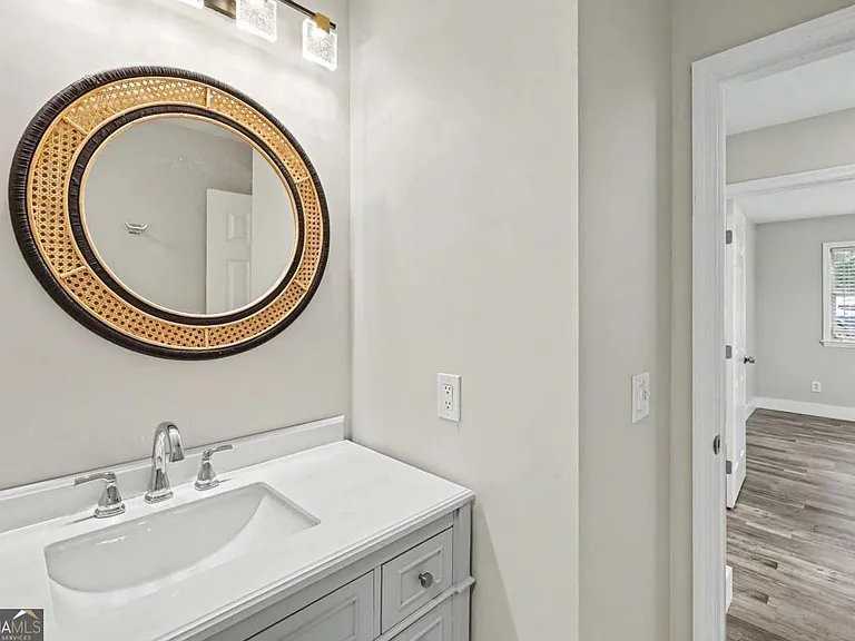 2276 Skyline Dr - Photo 3 of 12