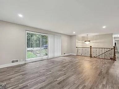 2276 Skyline Dr - Photo 4 of 12
